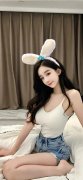 一个女的c另一个女的